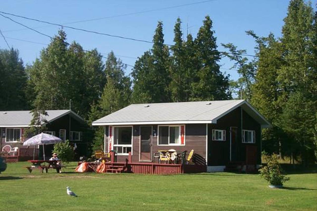 Manitowaning Wee Point Resort الغرفة الصورة